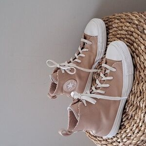 Converse Womens Chuck Taylor Fury Blush Leather High Top Sneakers Fuzzy Inside 8